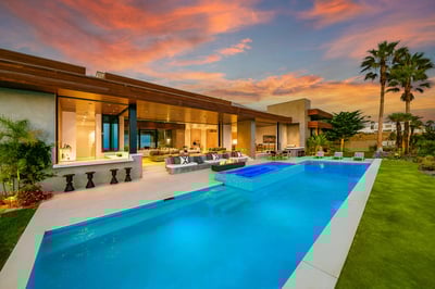 Luxury Villa Photo #7