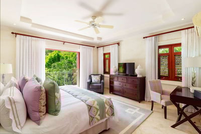 Luxury Villa Photo #11
