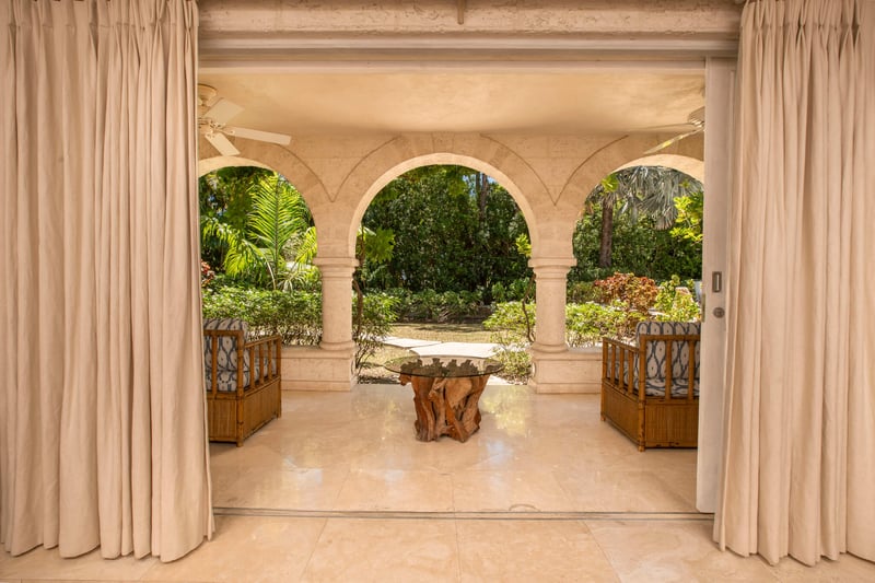 Bluff House and Cottage