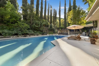 Luxury Villa Photo #3