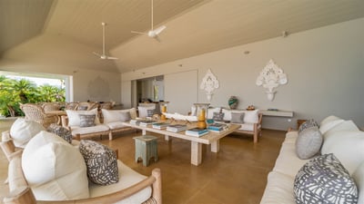 Luxury Villa Photo #20