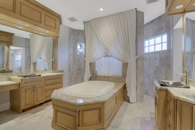 Luxury Villa Photo #30