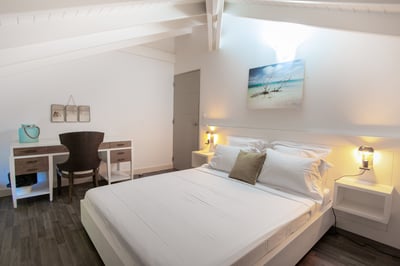 Luxury Villa Photo #38