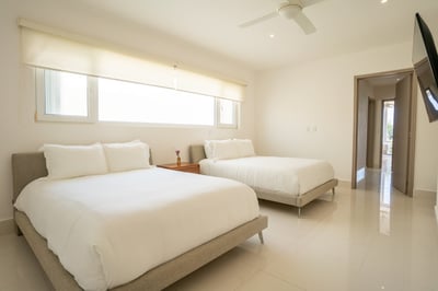 Luxury Villa Photo #21