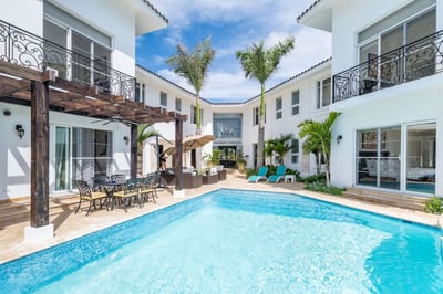 Luxury Villa Photo #6