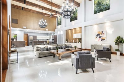 Luxury Villa Photo #16