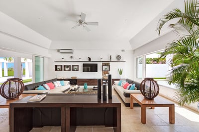 Luxury Villa Photo #12