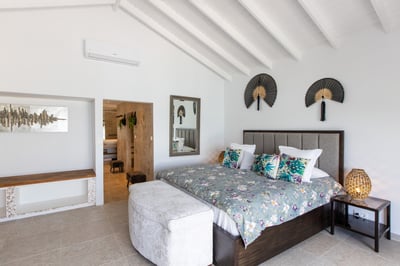 Luxury Villa Photo #36
