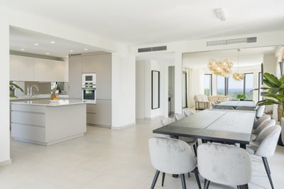 Luxury Villa Photo #10