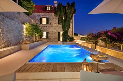 Luxury Villa Photo #3