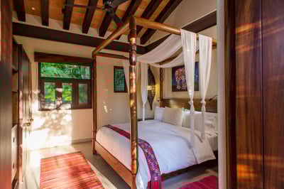 Luxury Villa Photo #21