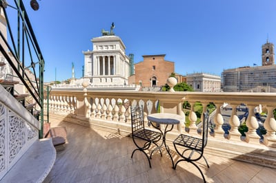 Luxury Villa Photo #23