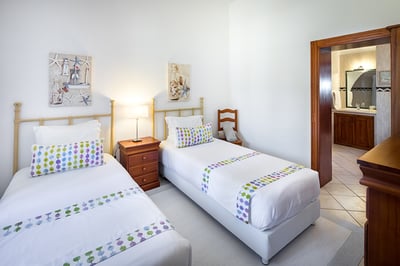 Luxury Villa Photo #16