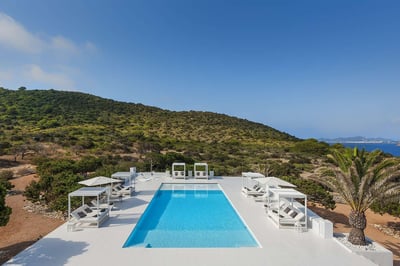 Luxury Villa Photo #3