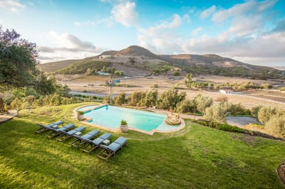 Luxury Villa Photo #7
