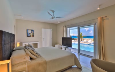 Luxury Villa Photo #20