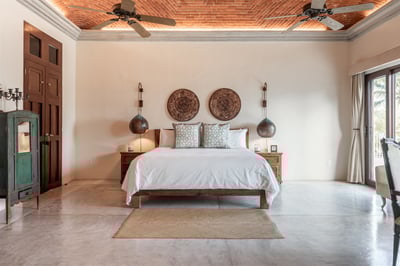 Luxury Villa Photo #23