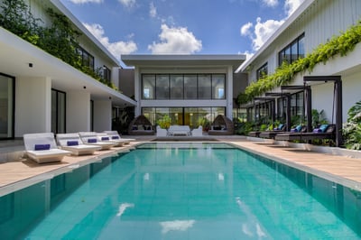 Luxury Villa Photo #6