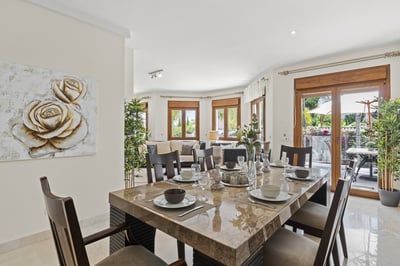 Luxury Villa Photo #12