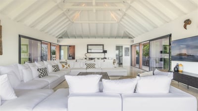 Luxury Villa Photo #28