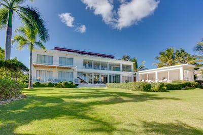 Luxury Villa Photo #3