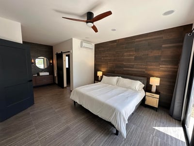 Luxury Villa Photo #13