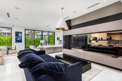 Luxury Villa Photo #22