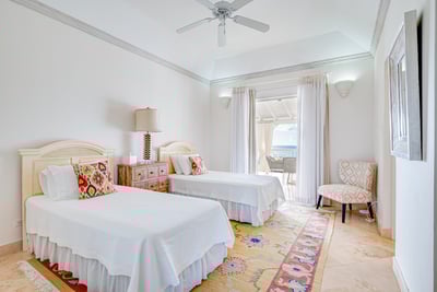 Luxury Villa Photo #24