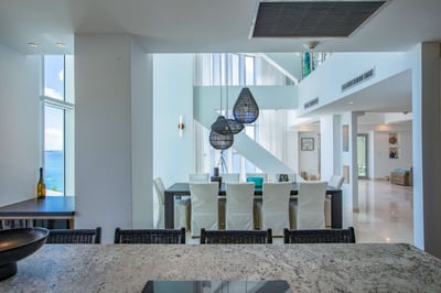 Luxury Villa Photo #18