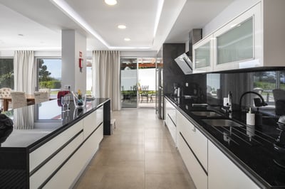 Luxury Villa Photo #14