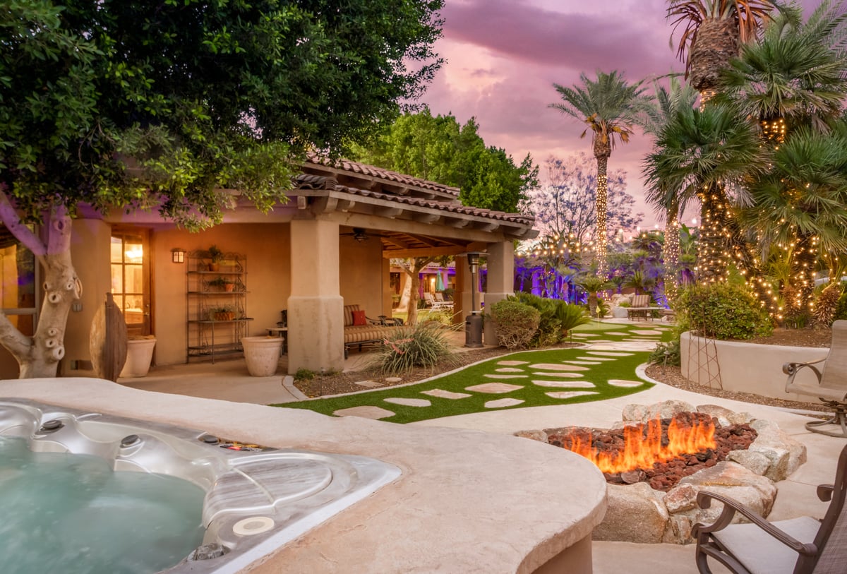 Outdoor Hot Tub and Fire Pit in the Courtyard - Image 8
