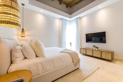 Luxury Villa Photo #14