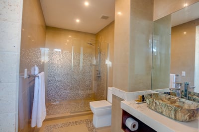 Luxury Villa Photo #77