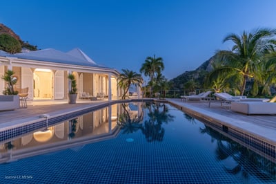 Luxury Villa Photo #10