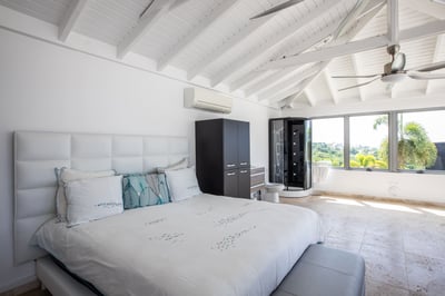 Luxury Villa Photo #52