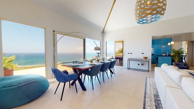 Luxury Villa Photo #18