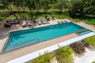 Luxury Villa Photo #4