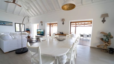 Kitchen & Dining Area