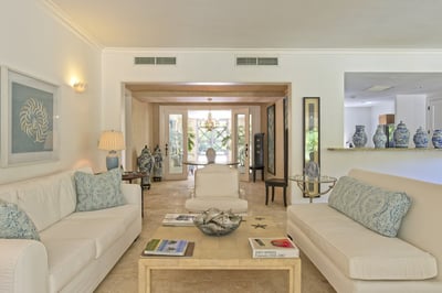 Luxury Villa Photo #11