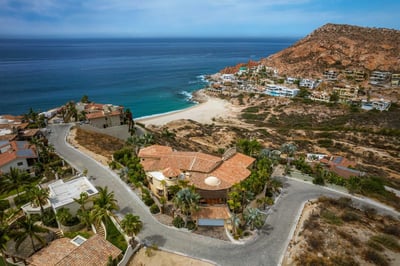 Luxury Villa Photo #37