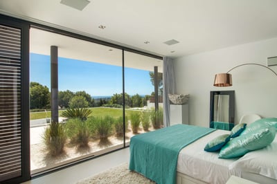 Luxury Villa Photo #23