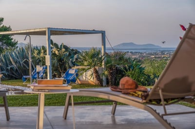Luxury Villa Photo #7