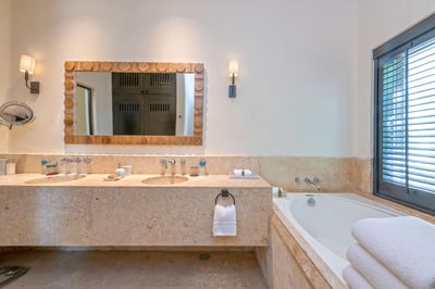 Luxury Villa Photo #52