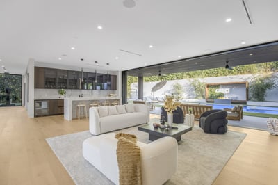 Luxury Villa Photo #16