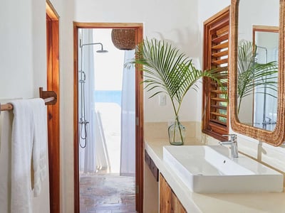 Luxury Villa Photo #35