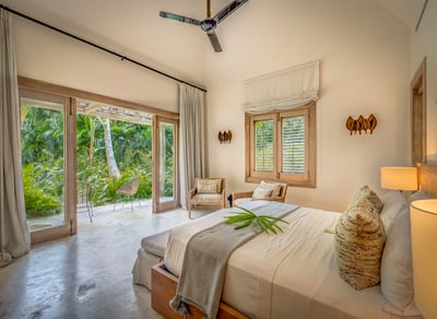 Luxury Villa Photo #32