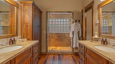 Bedroom 1, Main Level - Primary king ensuite