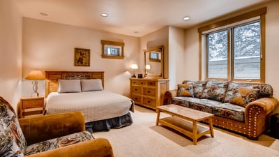 Bedroom suite on lower level with ensuite (Now with a king sized bed!)