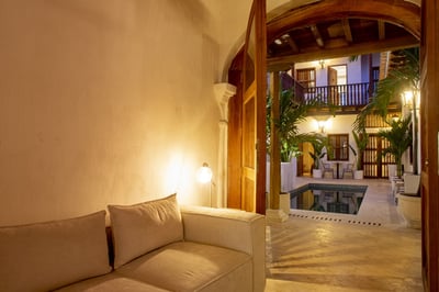 Luxury Villa Photo #13