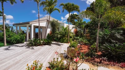 Luxury Villa Photo #6